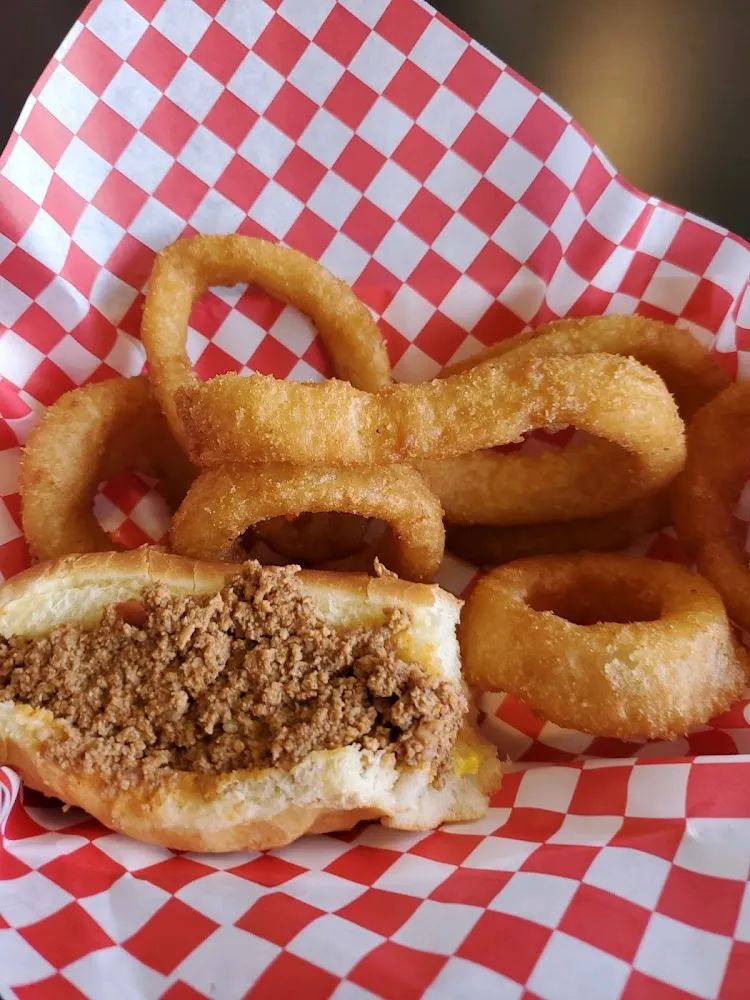 Chili Bun and Onion Rings